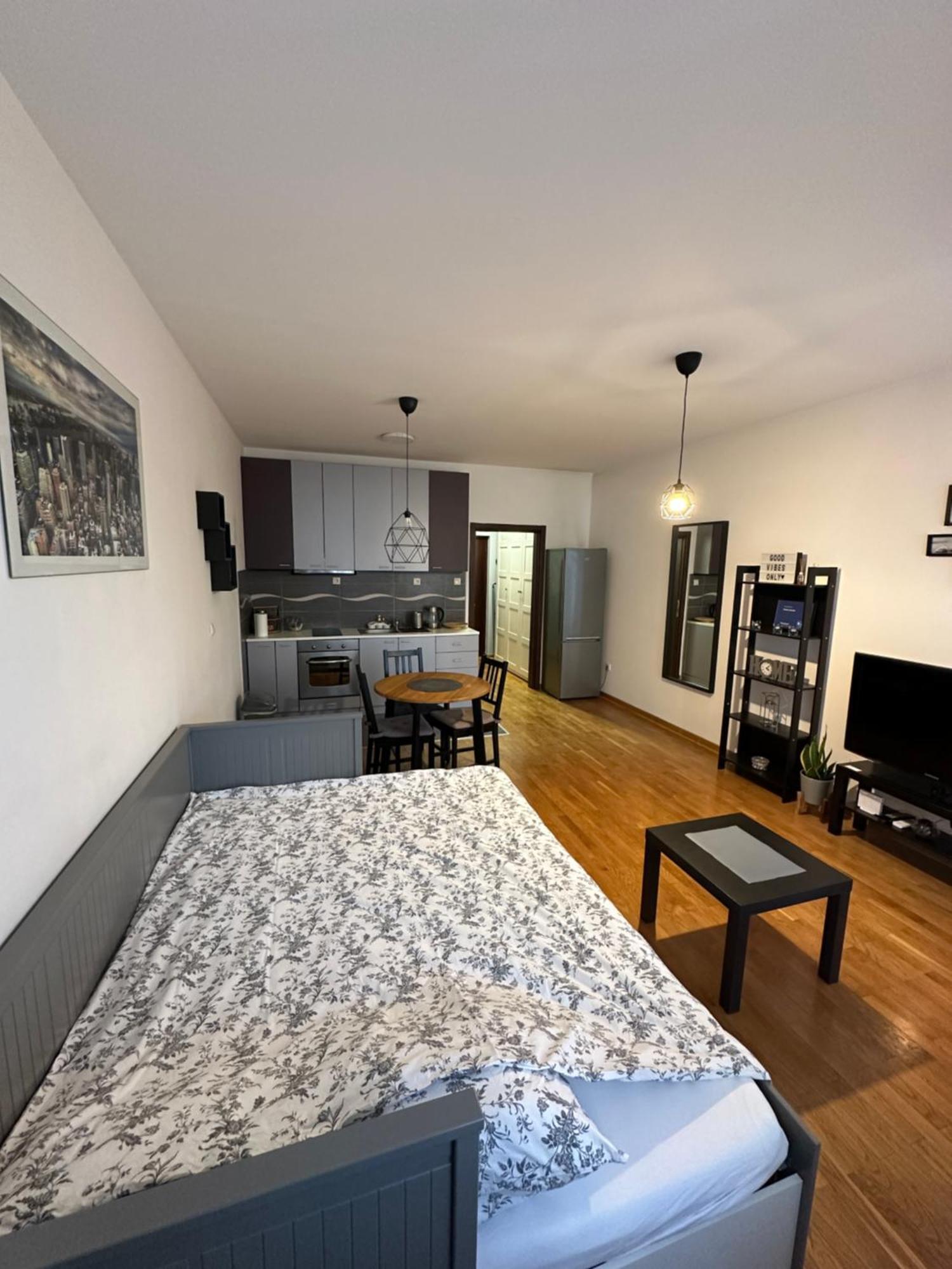 Charlie Aviv Park Apartment Belgrade Exterior photo